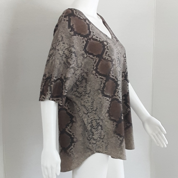 EMBER Knit Snakeskin Print V-Neck Short Dolman Sleeve T-Shirt Sz M - Picture 2 of 6